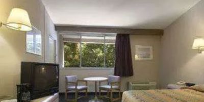 Knights Inn Liberty