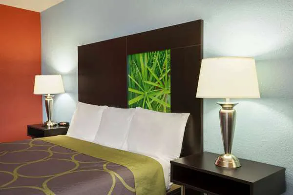 Super 8 by Wyndham Mount Laurel 5