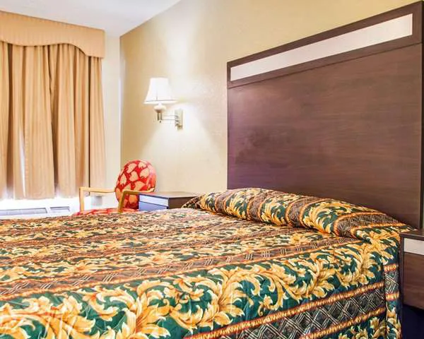 Rodeway Inn Mount Laurel Hwy 73 5