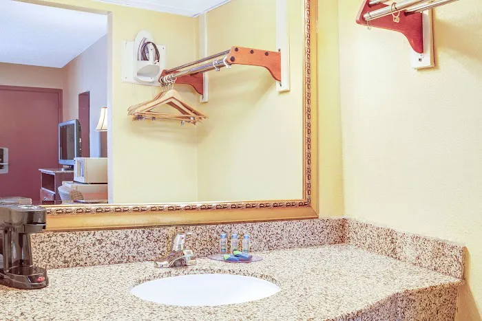 Knights Inn Mount Laurel 5