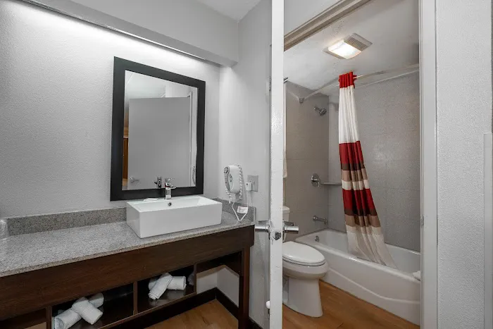 Red Roof Inn Mt Laurel 5