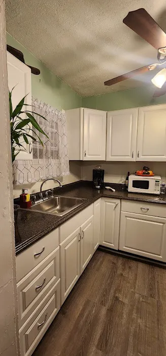 Hollywood apartment 4
