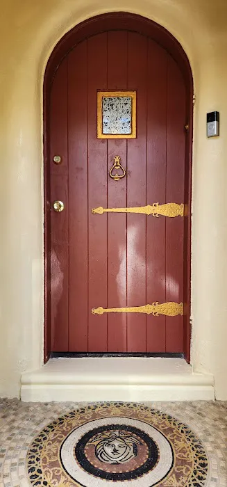 Hollywood apartment 4