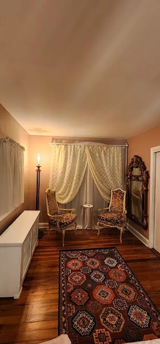 Hollywood apartment 4