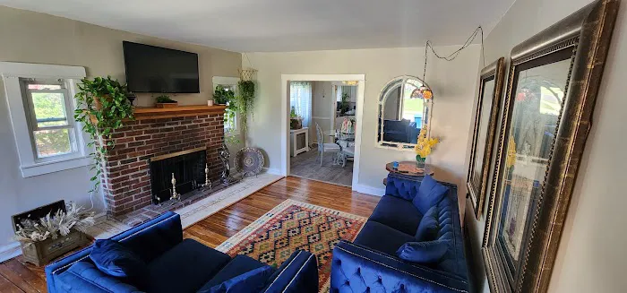 Hollywood apartment 4