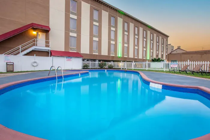 Best Western Fort Washington Inn 4