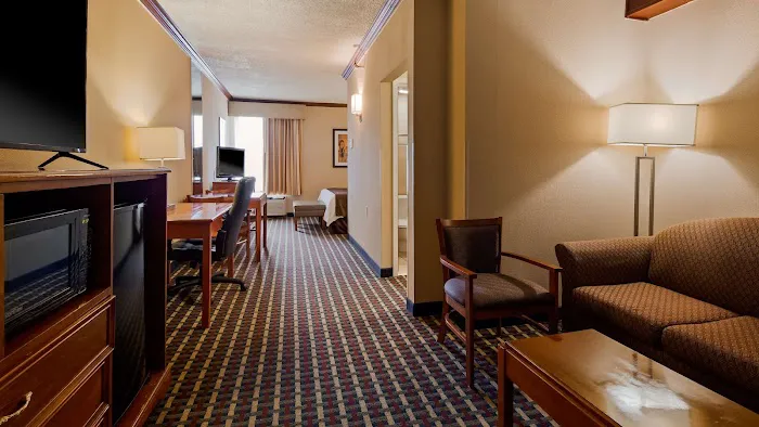 Best Western Fort Washington Inn 4