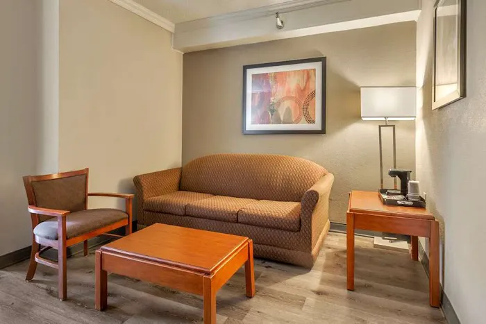 Best Western Fort Washington Inn 4