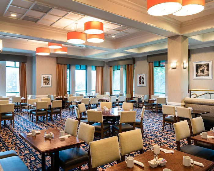DoubleTree Suites by Hilton Hotel Philadelphia West 4