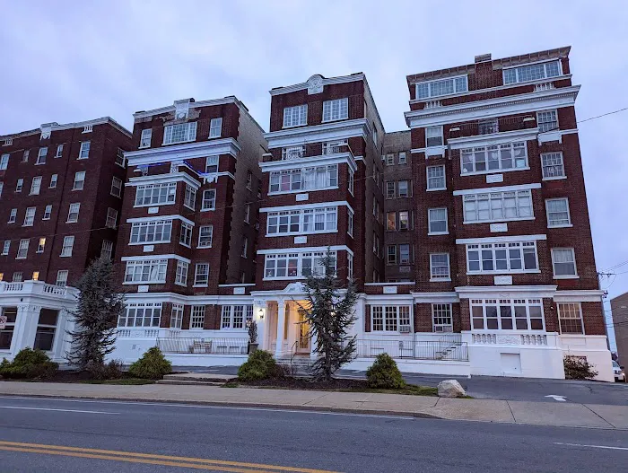 Hotel Traylor LLC 4