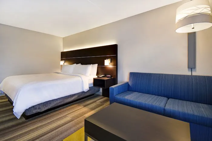 Holiday Inn Express & Suites Allentown Cen - Dorneyville by IHG 4