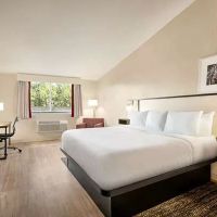 Ramada by Wyndham Whitehall/Allentown ico