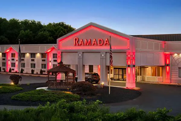 Ramada by Wyndham Whitehall/Allentown 4