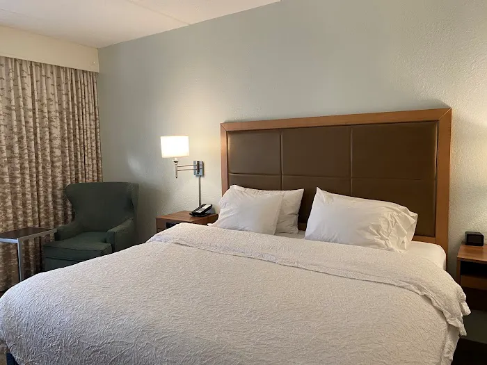 Hampton Inn Milford 4