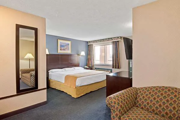 Super 8 by Wyndham Milford/New Haven 4