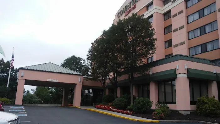Courtyard Shelton 4