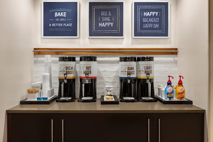 Hampton Inn Shelton 4