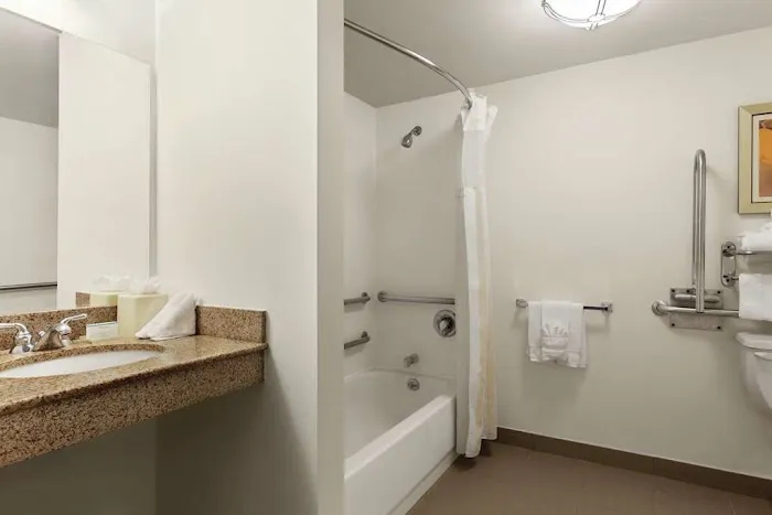Hilton Garden Inn Shelton 4