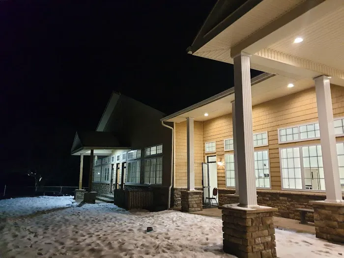 The Lakehouse Hotel 4
