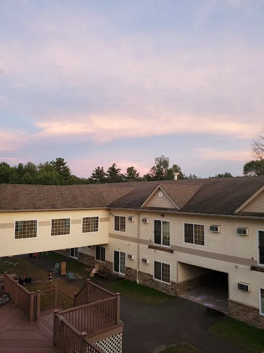 The Lakehouse Hotel 4