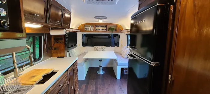 Luna the Vintage RV 4