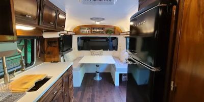 Luna the Vintage RV