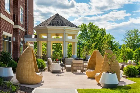 Inn at Bellefield / Hyde Park 4