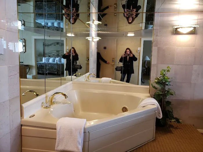 DoubleTree by Hilton Poughkeepsie 4