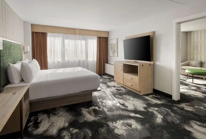 DoubleTree by Hilton Poughkeepsie 4
