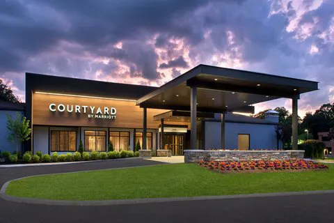 Courtyard Poughkeepsie 4