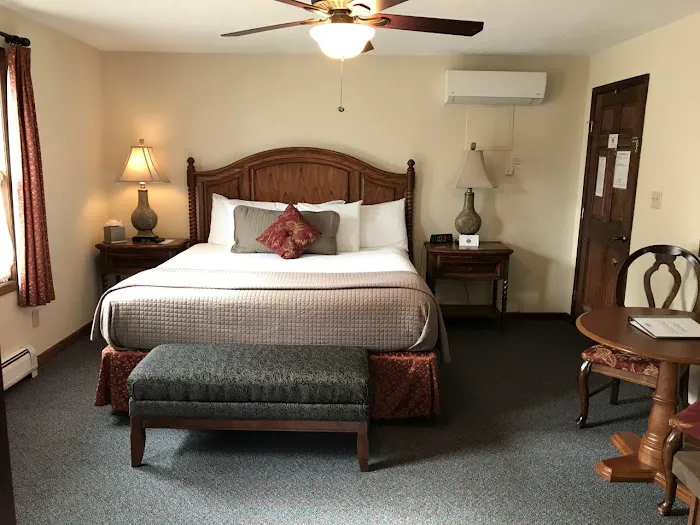 Woodfield Manor 4