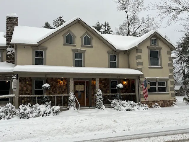 Woodfield Manor 4