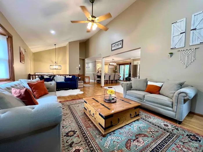 HillTop Manor 4