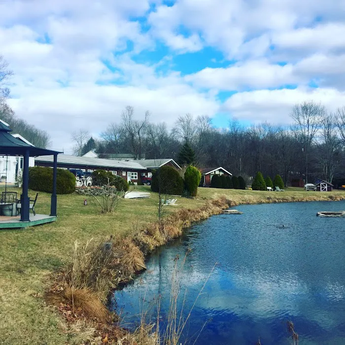 Lake Moc-A-Tek Inn 4