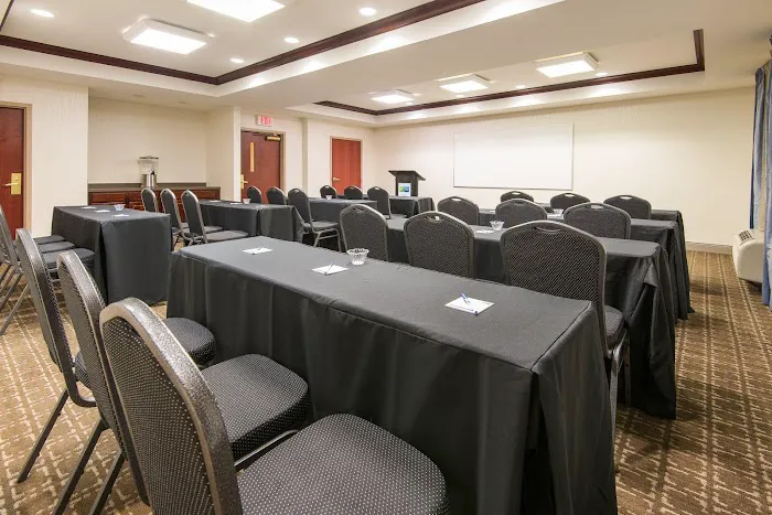 Holiday Inn Express & Suites Philadelphia - Mt. Laurel by IHG 4