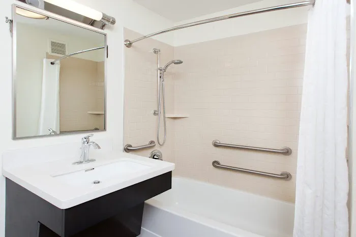 Sonesta Simply Suites Philadelphia Mount Laurel 4