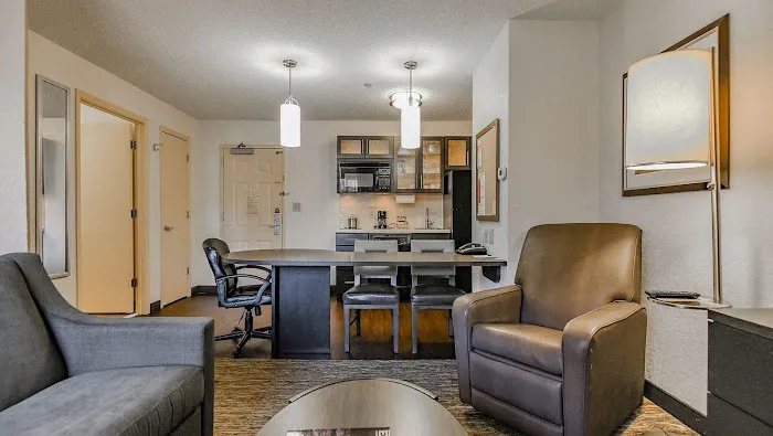 Sonesta Simply Suites Philadelphia Mount Laurel 4