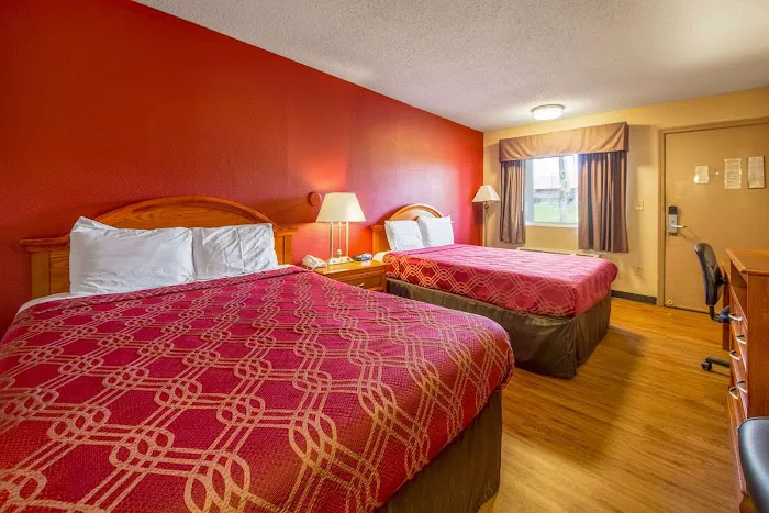 Econo Lodge 5