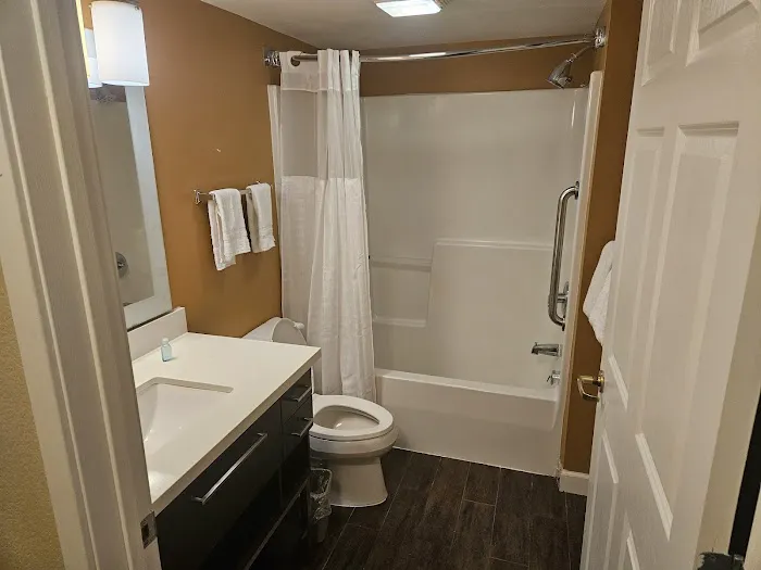 MainStay Suites Mt. Laurel - Philadelphia 5