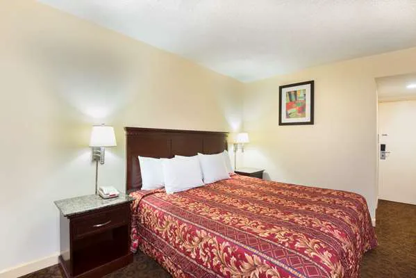Days Inn by Wyndham Philadelphia - Roosevelt Boulevard 5