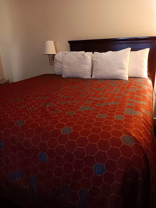 Rodeway Inn 5