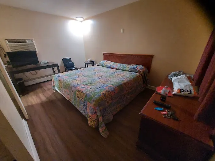 Cinnaminson Motor Lodge 4