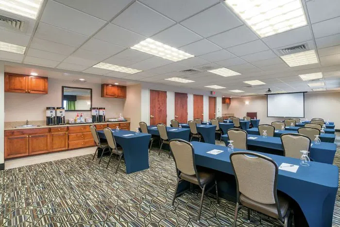 Hampton Inn & Suites Valley Forge/Oaks 4