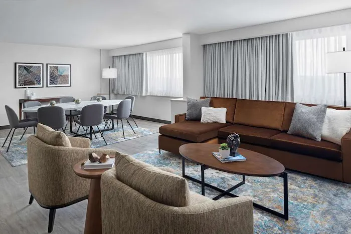 the Alloy King of Prussia - a DoubleTree by Hilton 4