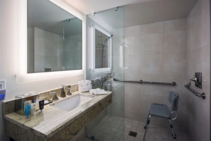 Crowne Plaza Philadelphia - King of Prussia, an IHG Hotel 4