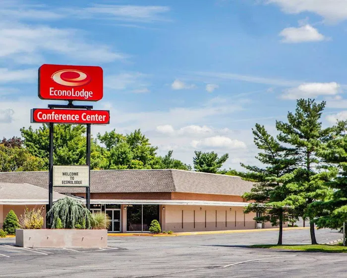 Econo Lodge Conference Center 4