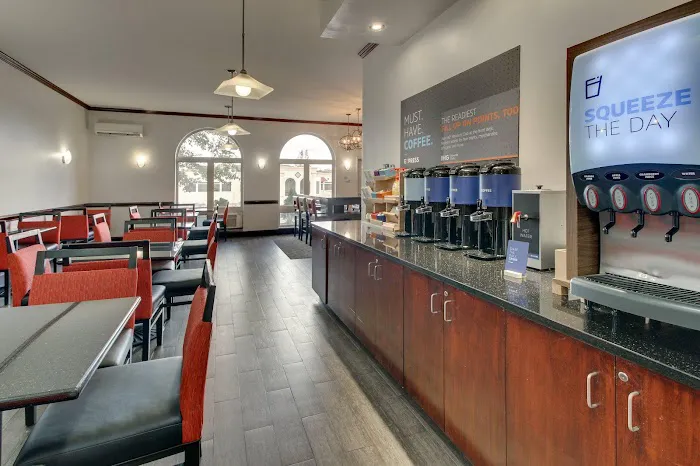 Holiday Inn Express & Suites Allentown West by IHG 4