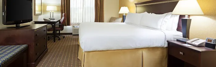 Holiday Inn Express & Suites Allentown West by IHG 4