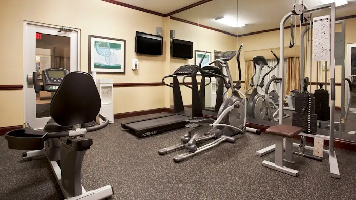 Holiday Inn Express & Suites Allentown West by IHG 4