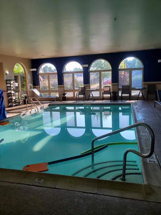 Holiday Inn Express & Suites Allentown West by IHG 4